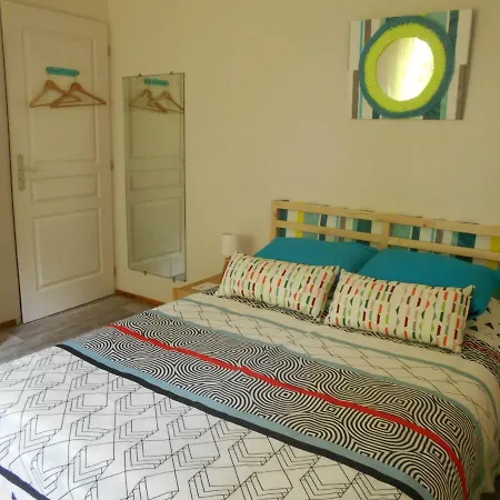 Quarto em Acomodações Particulares Chez Isabelle *